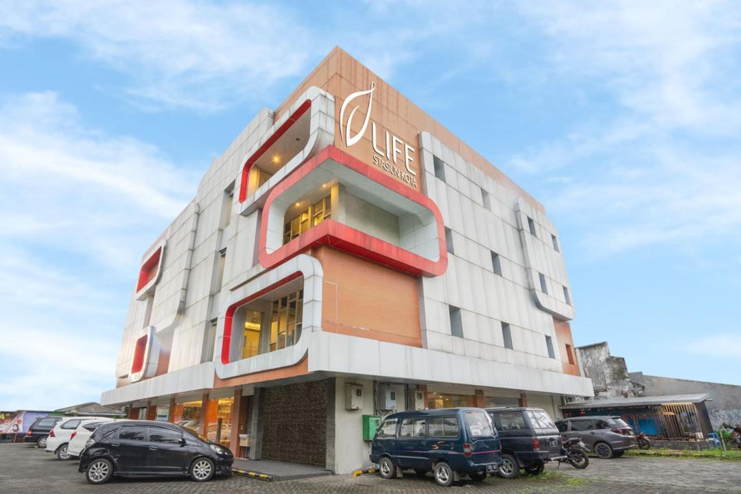 Life Hotel Stasiun Kota 수라바야 외부 사진