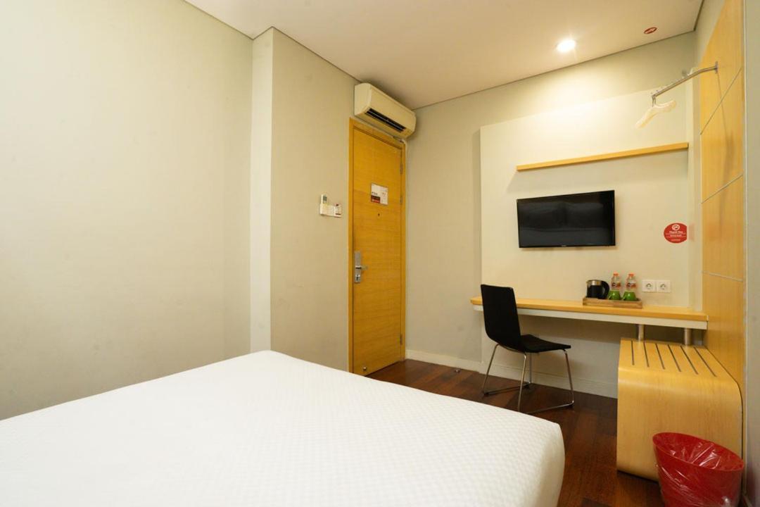 Life Hotel Stasiun Kota 수라바야 외부 사진