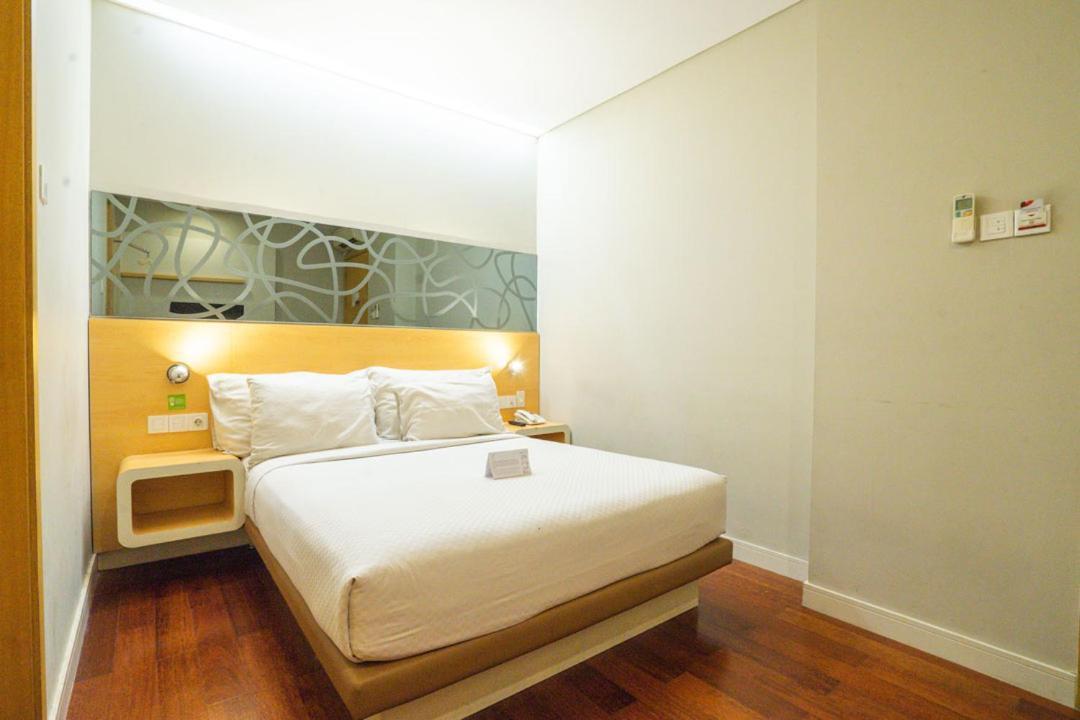Life Hotel Stasiun Kota 수라바야 외부 사진