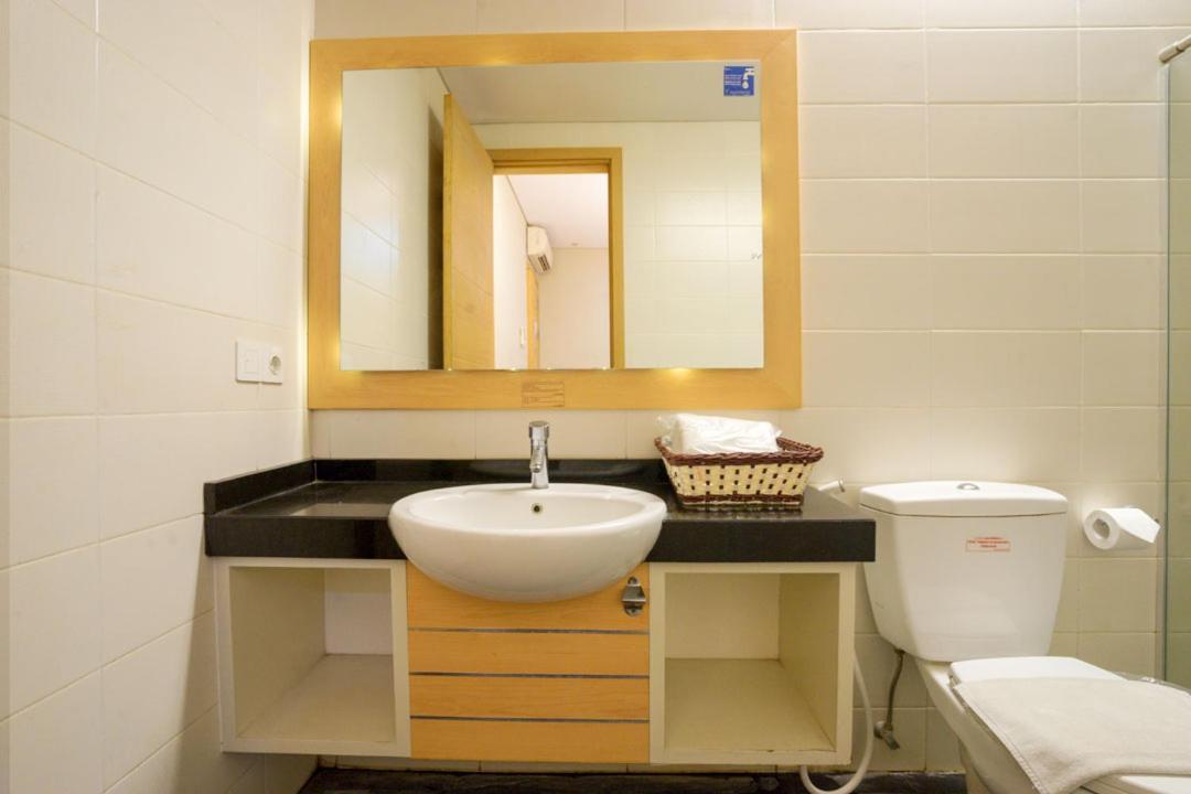 Life Hotel Stasiun Kota 수라바야 외부 사진