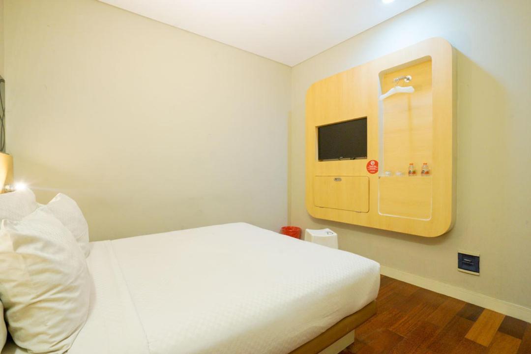 Life Hotel Stasiun Kota 수라바야 객실 사진