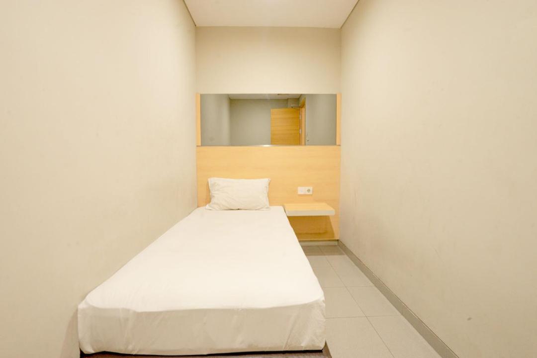 Life Hotel Stasiun Kota 수라바야 객실 사진