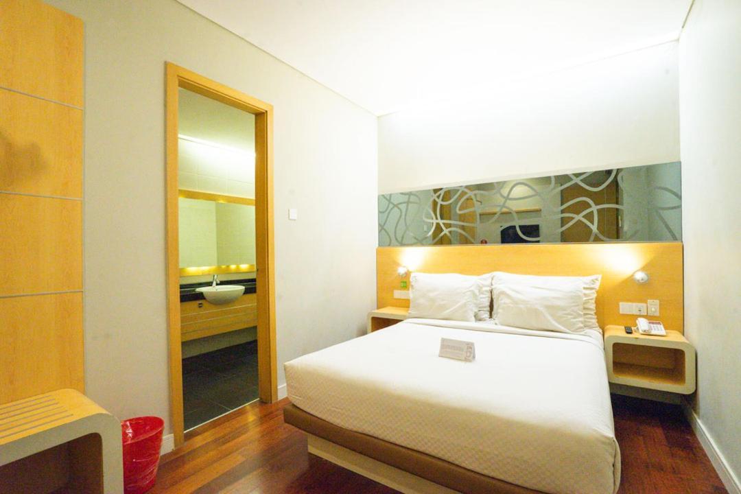 Life Hotel Stasiun Kota 수라바야 객실 사진