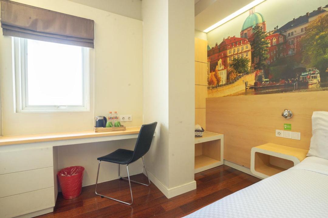 Life Hotel Stasiun Kota 수라바야 객실 사진